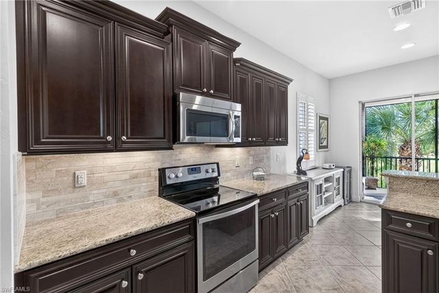 10341 Glastonbury CIR # 201, Fort Myers, FL 33913