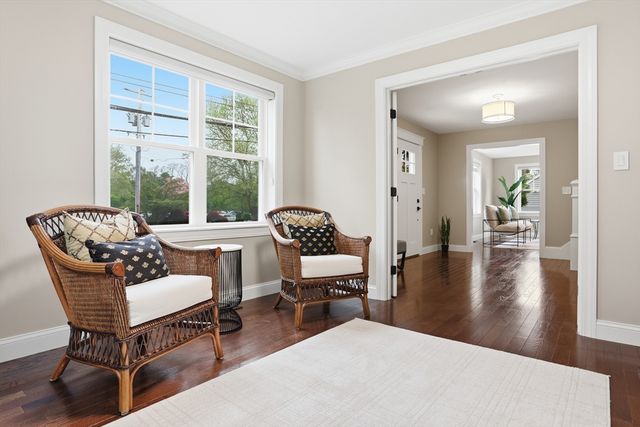 242 Pleasant St, Melrose, MA 02176