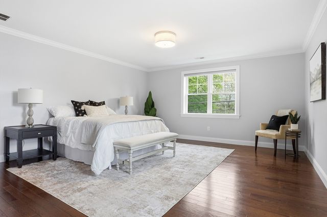 242 Pleasant St, Melrose, MA 02176