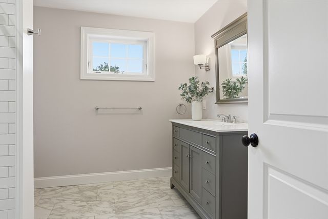 242 Pleasant St, Melrose, MA 02176