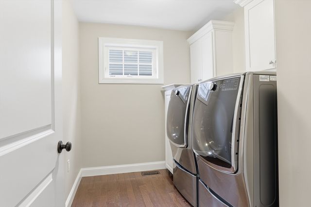 242 Pleasant St, Melrose, MA 02176