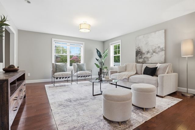 242 Pleasant St, Melrose, MA 02176