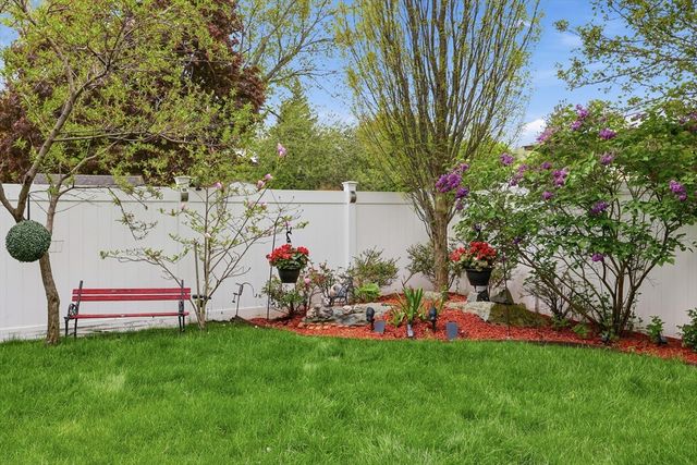 242 Pleasant St, Melrose, MA 02176