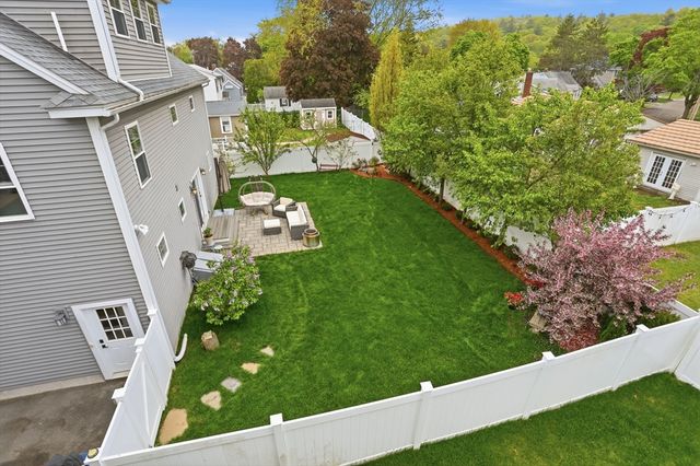 242 Pleasant St, Melrose, MA 02176