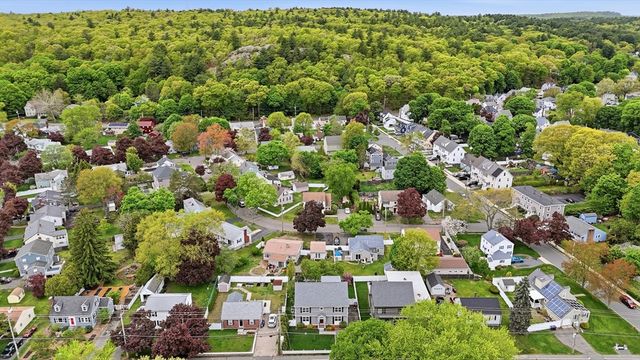 242 Pleasant St, Melrose, MA 02176