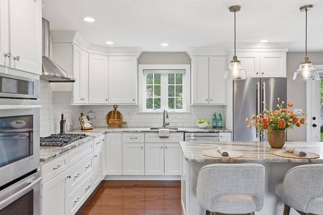 242 Pleasant St, Melrose, MA 02176