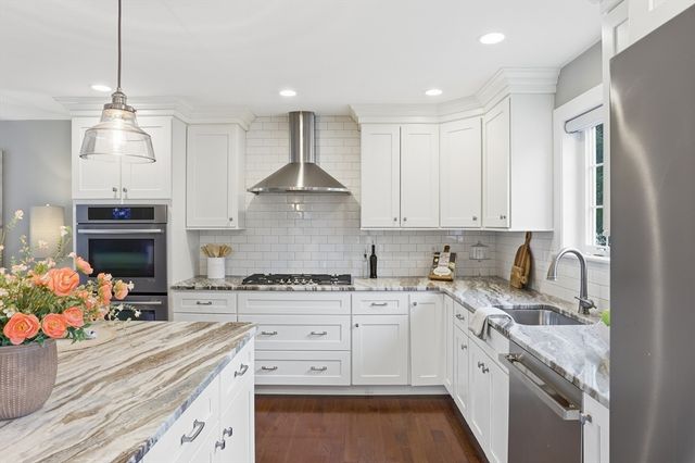 242 Pleasant St, Melrose, MA 02176