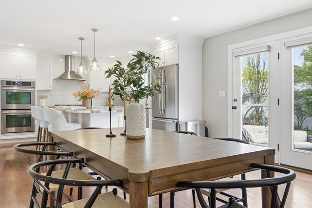 242 Pleasant St, Melrose, MA 02176