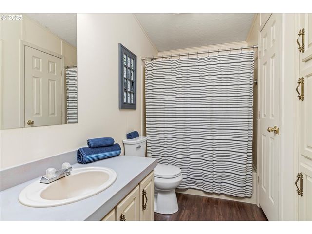 5400 MEEKER Dr 64, Kalama, WA 98625