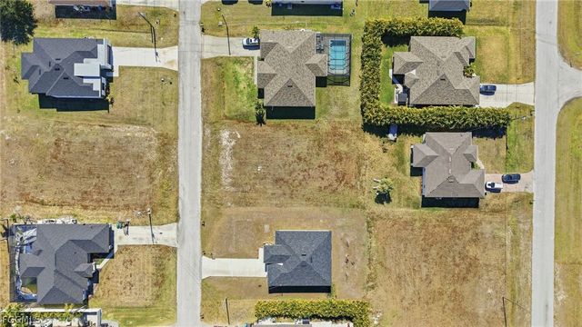 302 NW 27th AVE, Cape Coral, FL 33993
