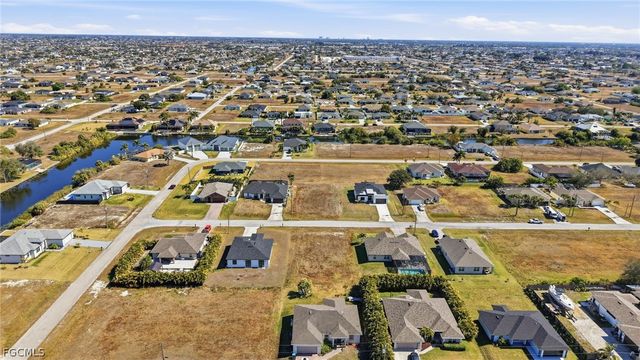 302 NW 27th AVE, Cape Coral, FL 33993