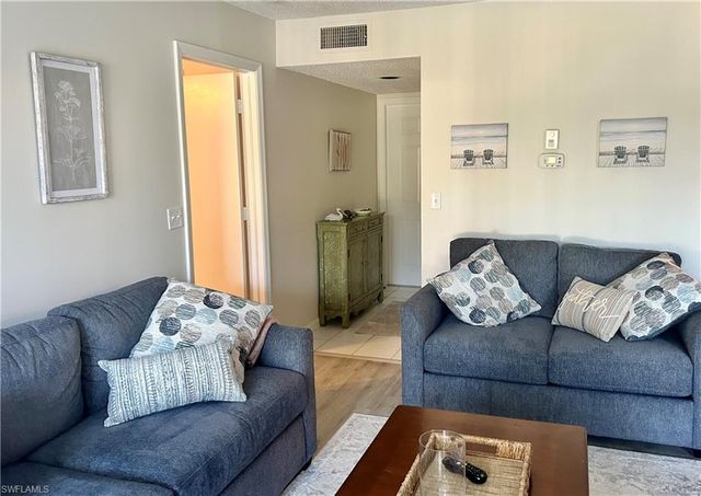 441 QUAIL FOREST BLVD 204, Naples, FL 34105