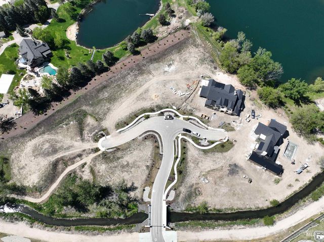 5828 W Acrewood, Eagle, ID 83616