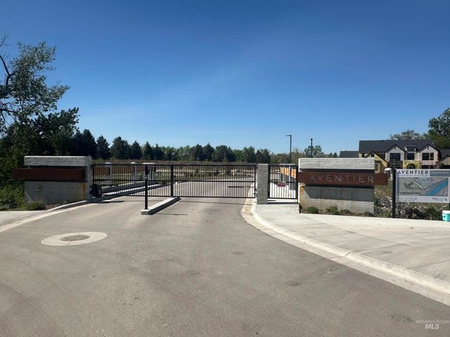 5828 W Acrewood, Eagle, ID 83616