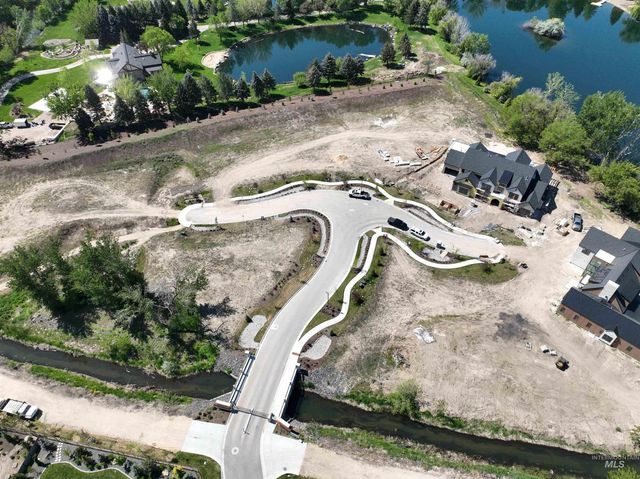 5828 W Acrewood, Eagle, ID 83616