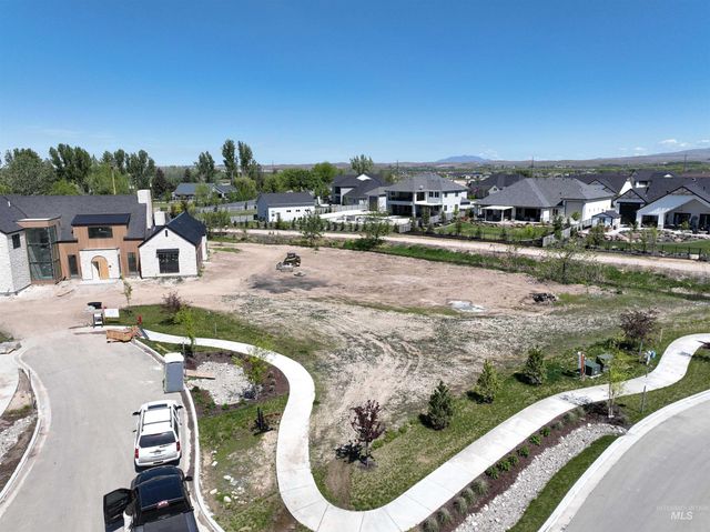 5828 W Acrewood, Eagle, ID 83616