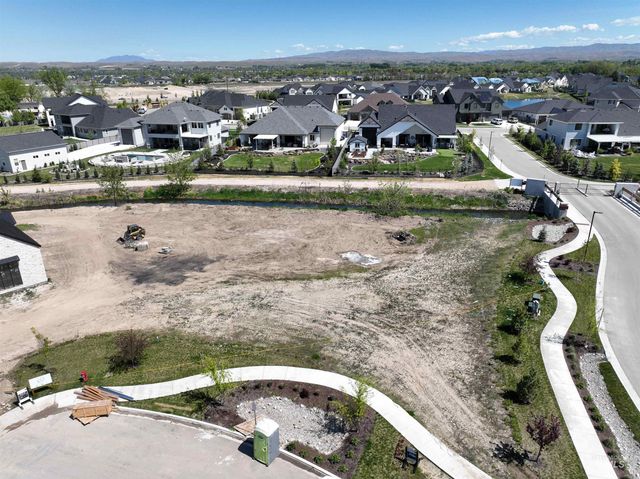 5828 W Acrewood, Eagle, ID 83616