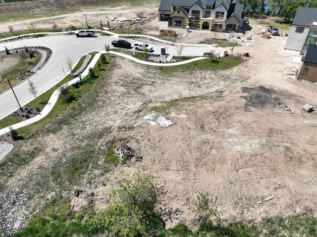 5828 W Acrewood, Eagle, ID 83616