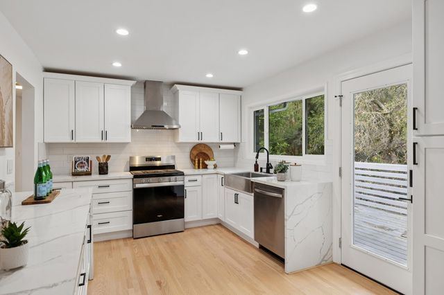 2566 Lancaster Rd, Hayward, CA 94542