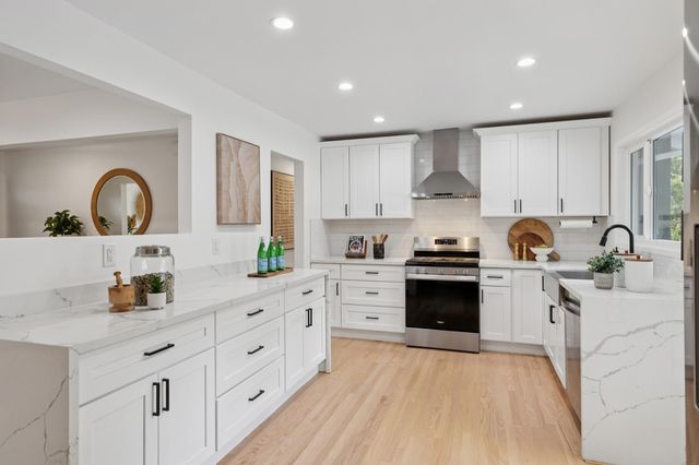 2566 Lancaster Rd, Hayward, CA 94542