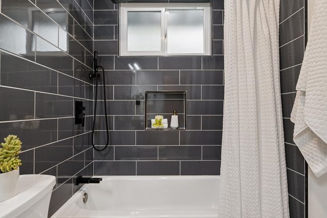 2566 Lancaster Rd, Hayward, CA 94542