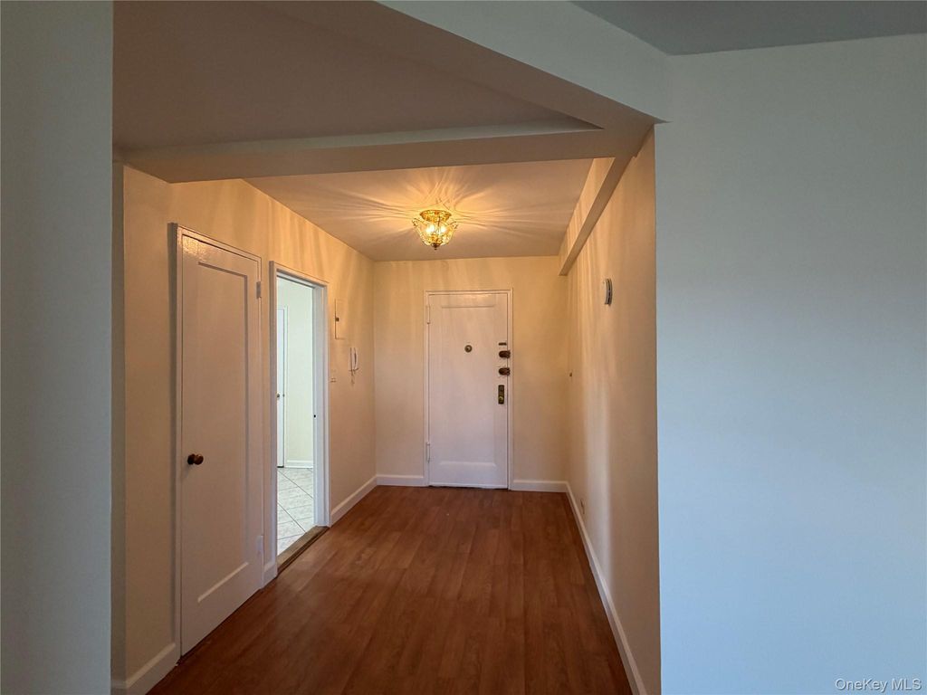 88-10 34 Avenue 6A, Jackson Heights, NY 11372 — photo 5