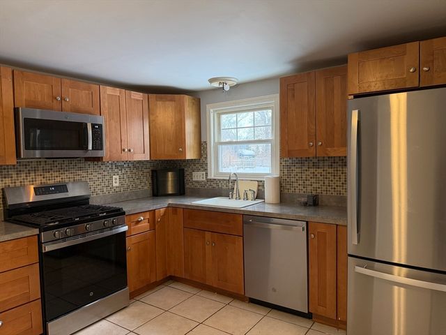148 Wyman St 148, Woburn, MA 01801