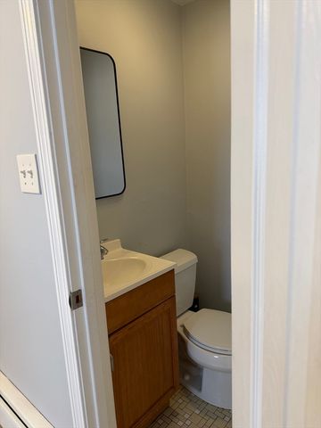 148 Wyman St 148, Woburn, MA 01801