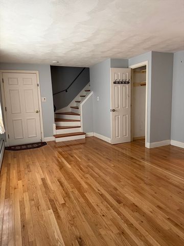 148 Wyman St 148, Woburn, MA 01801