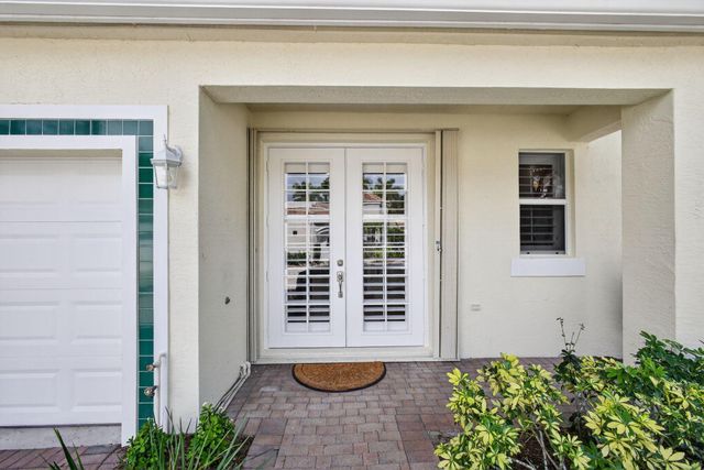 7641 Gumbo Limbo Court, West Palm Beach, FL 33412