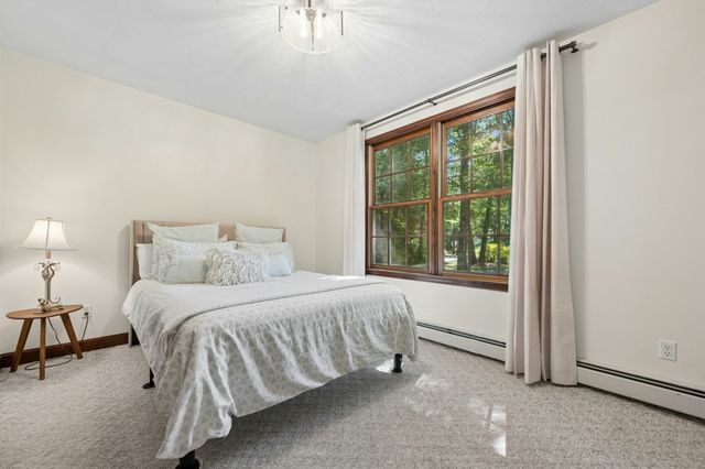 17 Panettieri Dr., Lakeville, MA 02347