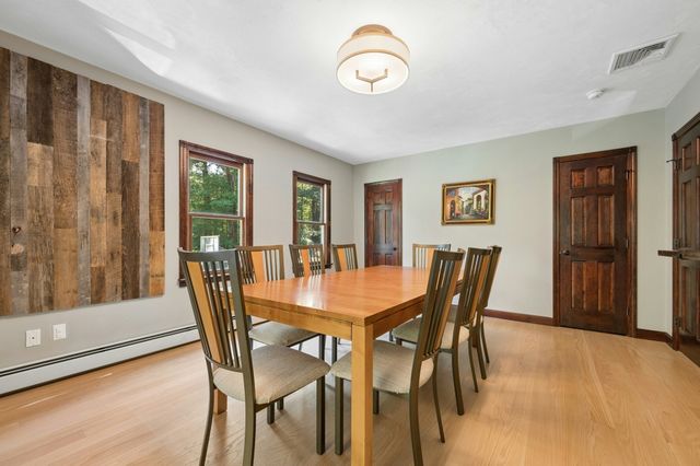 17 Panettieri Dr., Lakeville, MA 02347