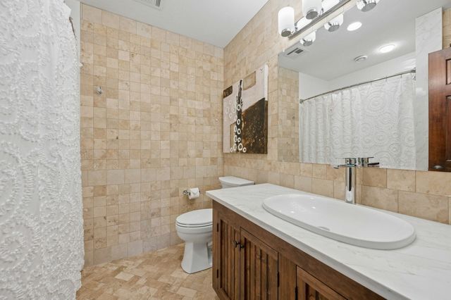 17 Panettieri Dr., Lakeville, MA 02347