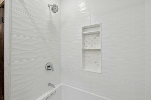 17 Panettieri Dr., Lakeville, MA 02347