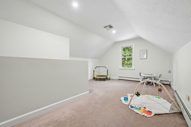17 Panettieri Dr., Lakeville, MA 02347