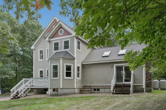 17 Panettieri Dr., Lakeville, MA 02347