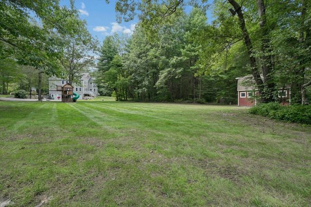 17 Panettieri Dr., Lakeville, MA 02347