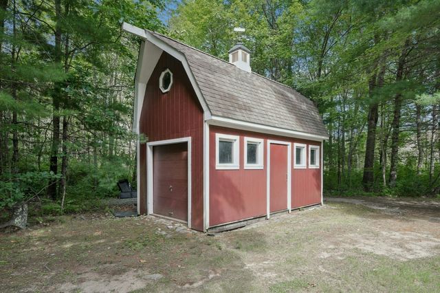 17 Panettieri Dr., Lakeville, MA 02347