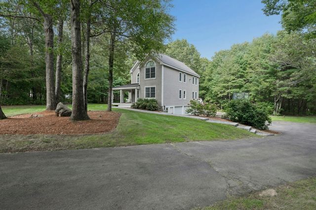 17 Panettieri Dr., Lakeville, MA 02347