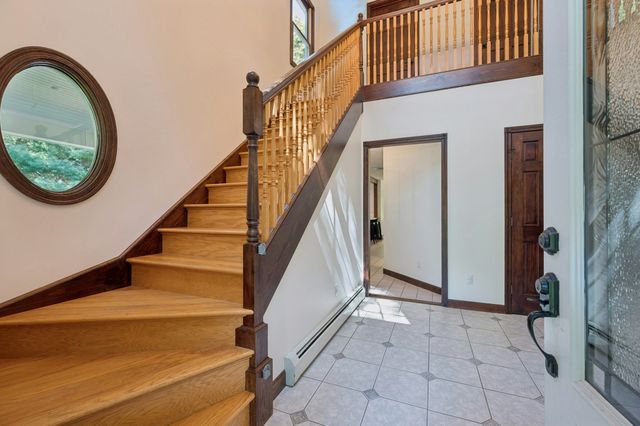 17 Panettieri Dr., Lakeville, MA 02347