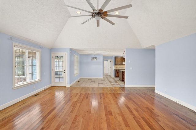 3245 W Brett Drive, Springfield, MO 65810