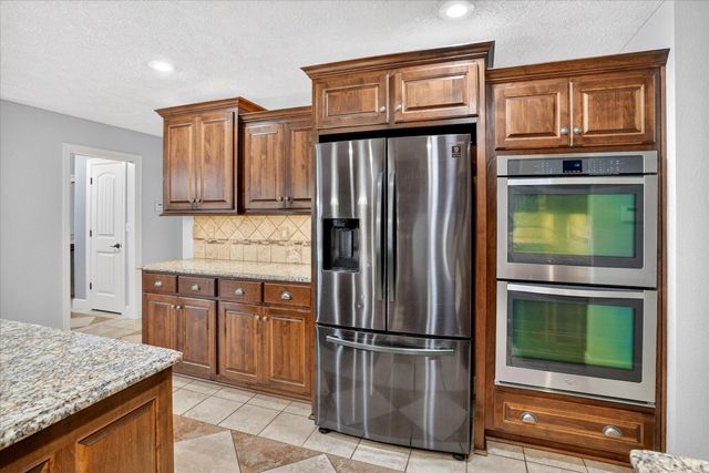 3245 W Brett Drive, Springfield, MO 65810