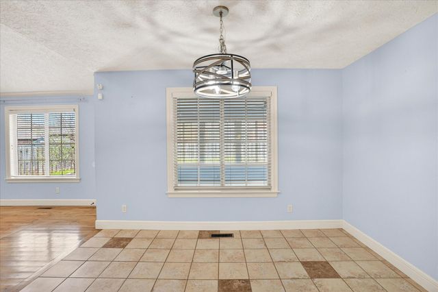 3245 W Brett Drive, Springfield, MO 65810