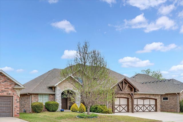 3245 W Brett Drive, Springfield, MO 65810