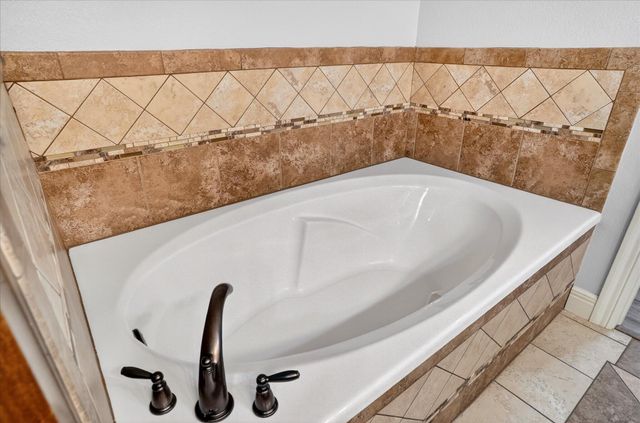 3245 W Brett Drive, Springfield, MO 65810