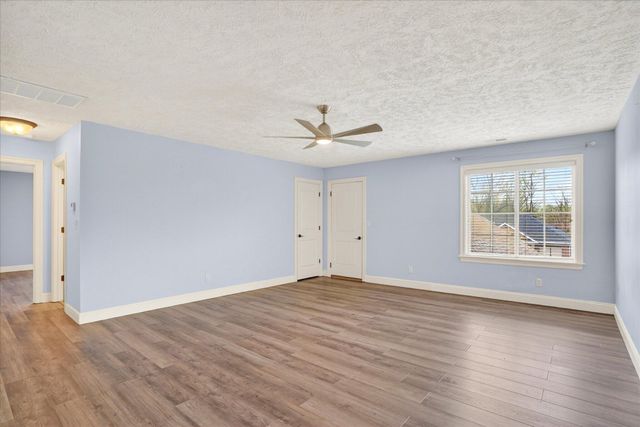 3245 W Brett Drive, Springfield, MO 65810