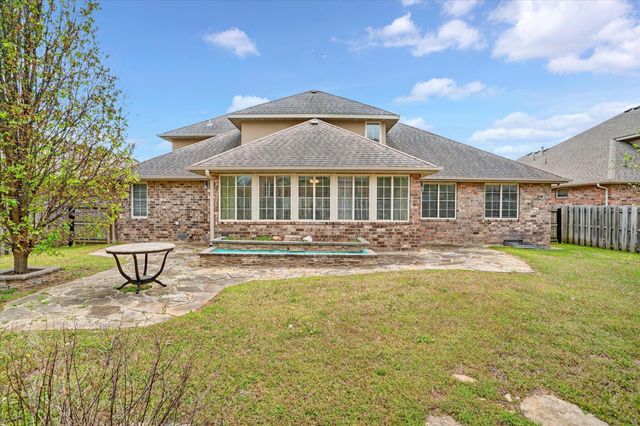 3245 W Brett Drive, Springfield, MO 65810