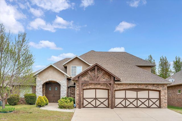 3245 W Brett Drive, Springfield, MO 65810