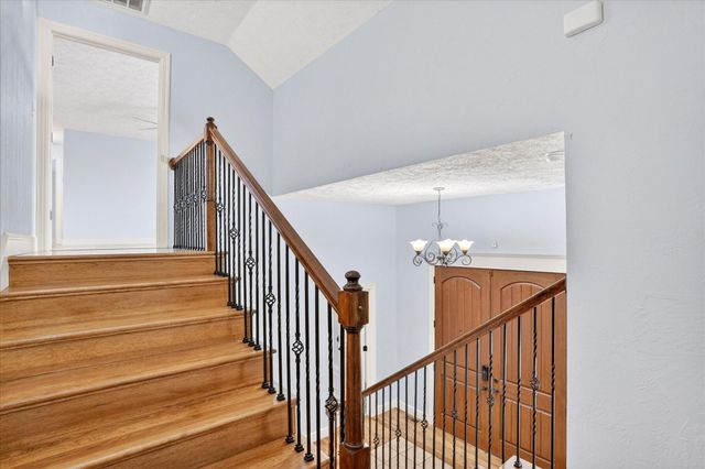 3245 W Brett Drive, Springfield, MO 65810