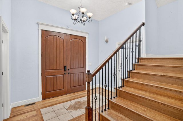 3245 W Brett Drive, Springfield, MO 65810